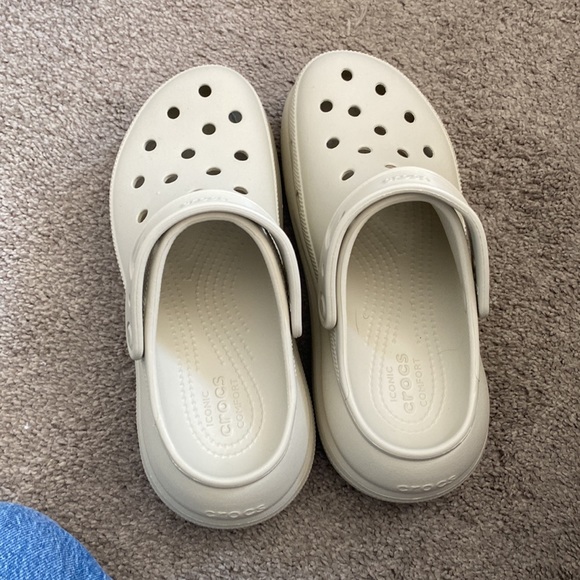 NWOT Platform Crocs - Picture 5 of 5